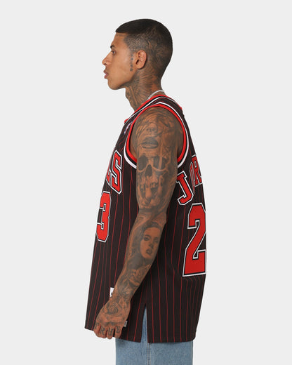 Mitchell & Ness Chicago Bulls Michael Jordan '95-'96 #23 Authentic Jersey Black