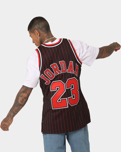 Mitchell & Ness Chicago Bulls Michael Jordan '95-'96 #23 Authentic Jersey Black