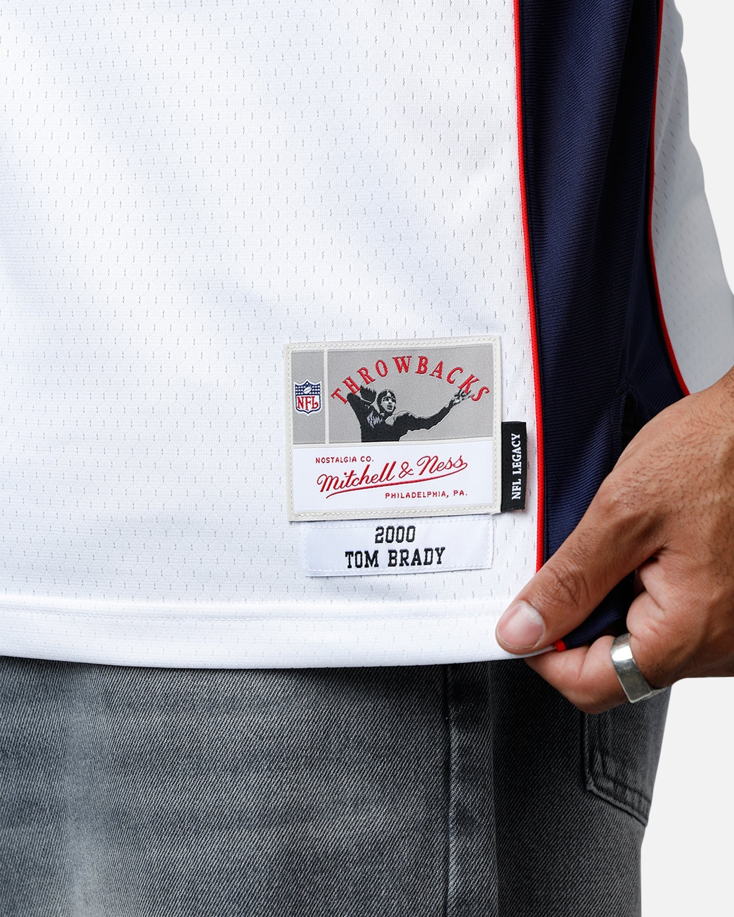 Mitchell & Ness New England Patriots Tom Brady #12 2000 Road Jersey White