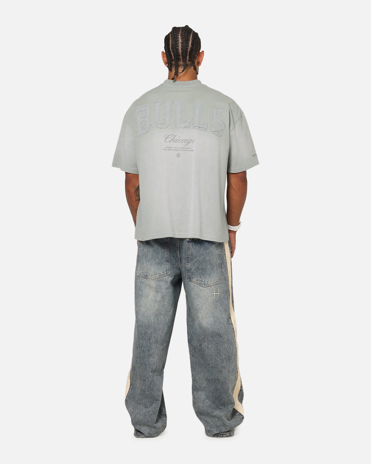 Mitchell & Ness Chicago Bulls Big Oversized Logo T-Shirt Neutral Grey
