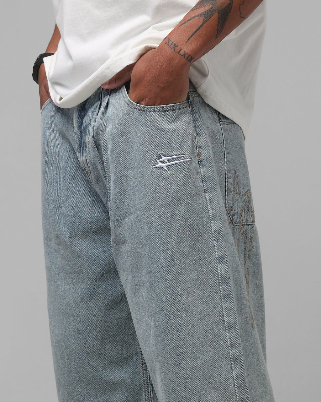 Loiter Star Born Pleated Jorts Blue Washed Denim