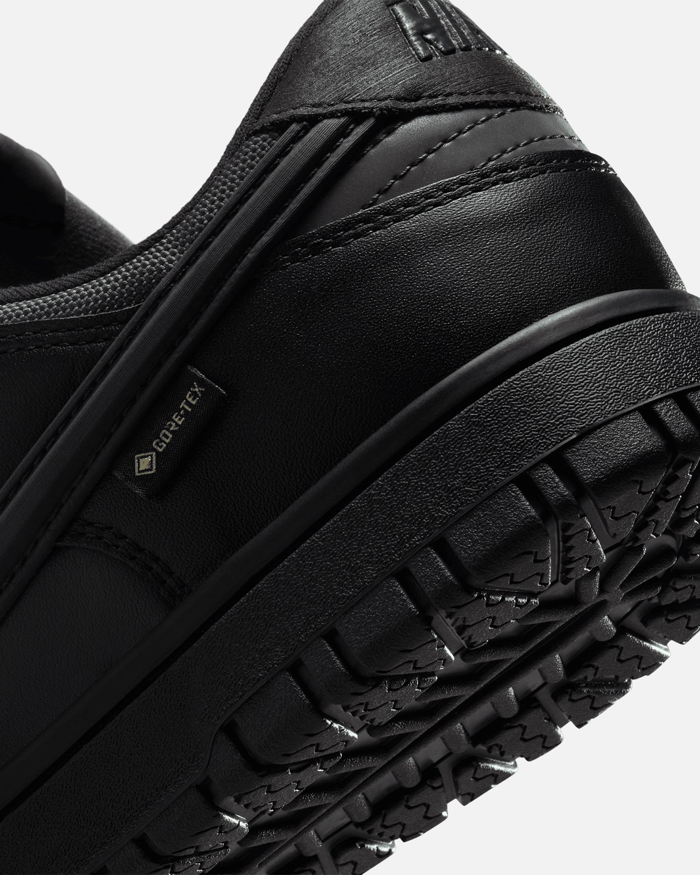 Nike Dunk Low GORE-TEX Black/White