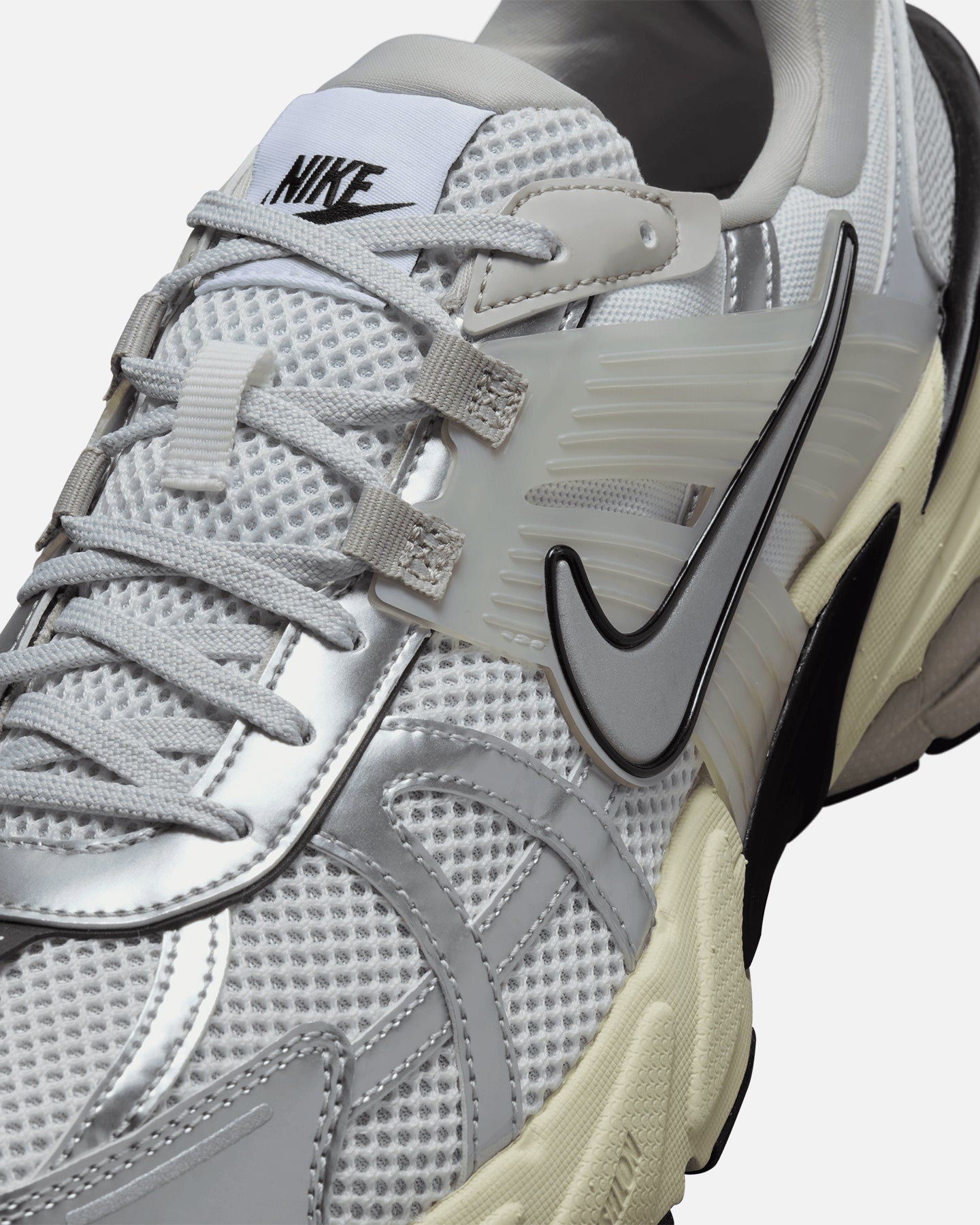 Nike V2K Run Summit White/Metallic Silver
