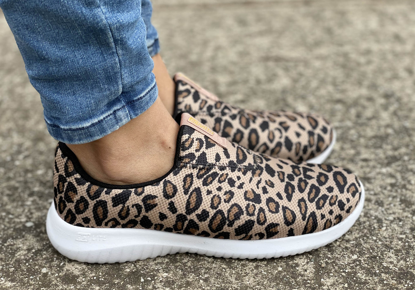Actvitta Captivate Womens Cushioned Casual Shoes Made In Brazil