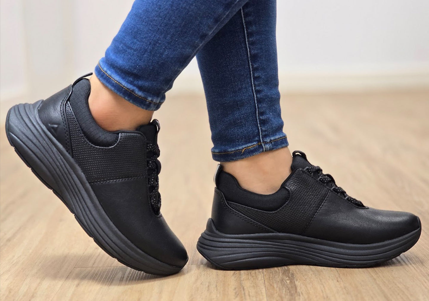 Align Tulia Womens Leather Wide Fit Arch Support Slip Resistant Shoes