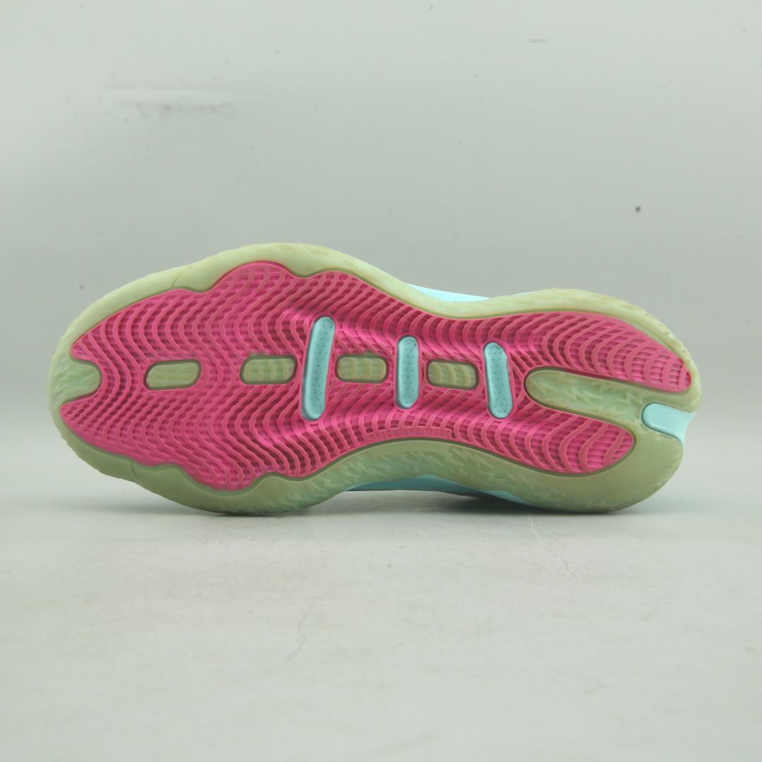 ADIDAS DAME 8